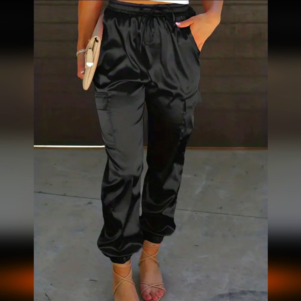🛑BOGO🆕Chic Black Satin Cargo Pant